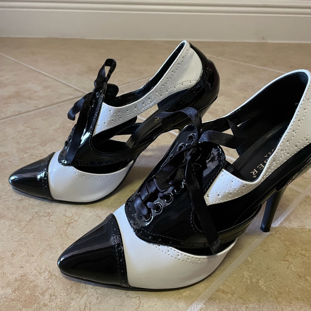 Women’s black and white shoes
